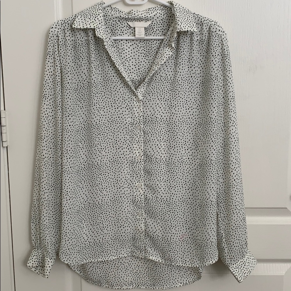 H&M Oversized Polka-Dot Button-Down Blouse 🖤🎲
